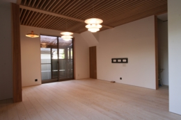 樅の木のルーバー